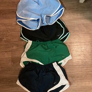 4 pairs of Nike shorts size M